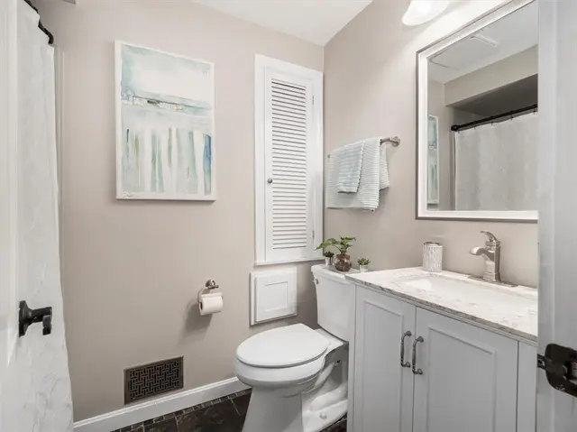 8084 Dormar Ct gallery image 27