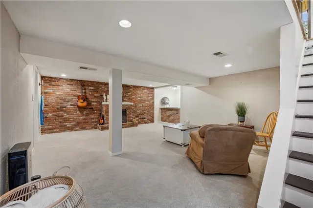 809 Limestone Dr gallery image 9
