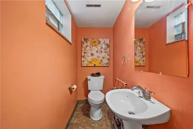 809 Limestone Dr gallery image 14