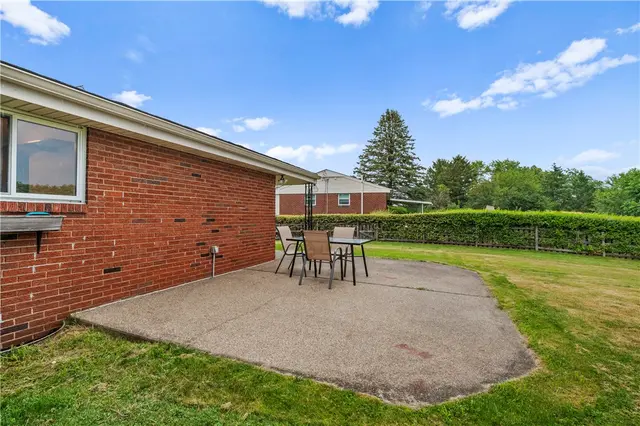 809 Limestone Dr gallery image 15