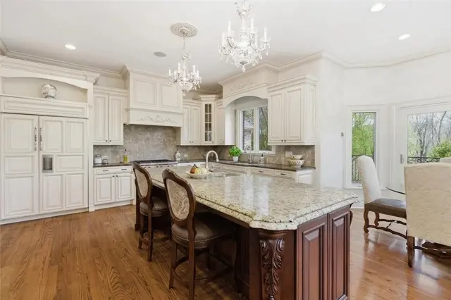 810 Chapel Hill Ct gallery image 25