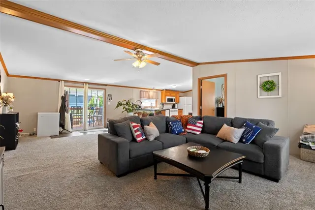 811 Maple Ct gallery image 5