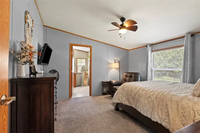 811 Maple Ct gallery image 13