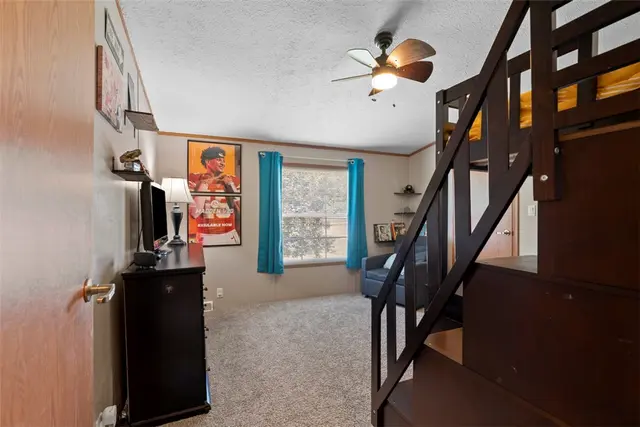 811 Maple Ct gallery image 19