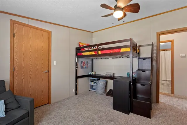 811 Maple Ct gallery image 20