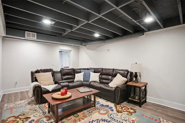 812 Franklin Road gallery image 30