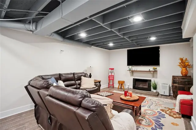 812 Franklin Road gallery image 33