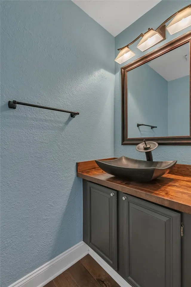 812 Sewickley Heights Drive gallery image 20