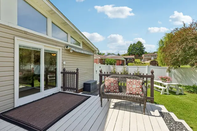 814 Dressel DRIVE gallery image 7