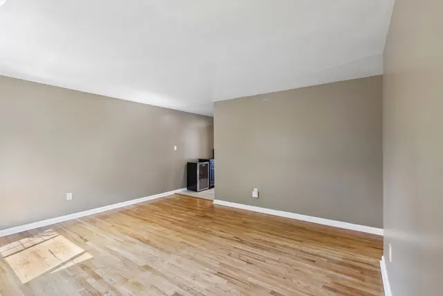 814 Dressel DRIVE gallery image 13