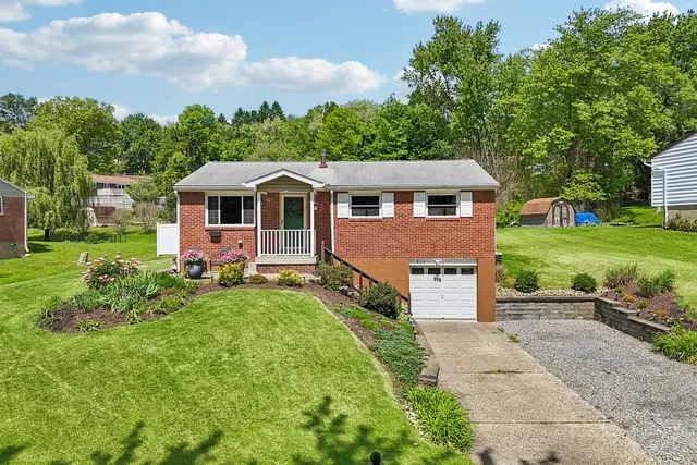 814 Dressel DRIVE