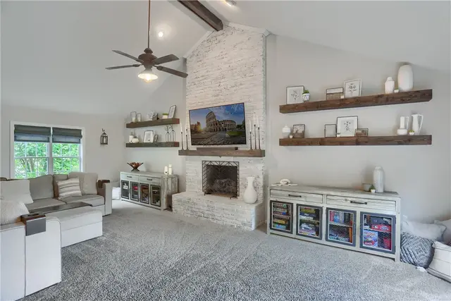814 Graywyck Dr gallery image 8