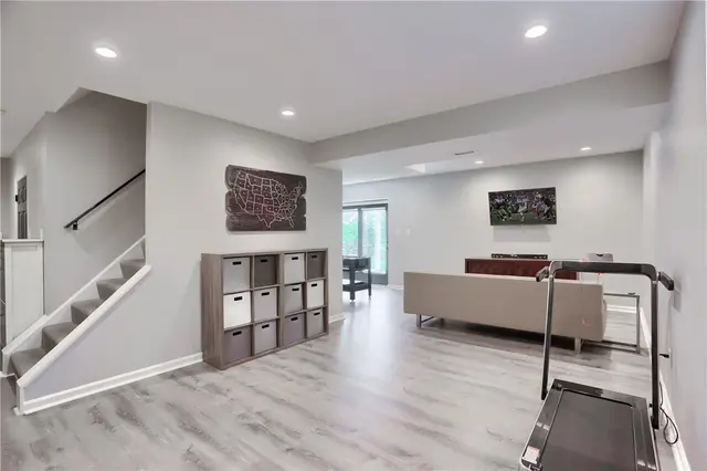 814 Graywyck Dr gallery image 10