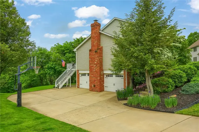814 Graywyck Dr gallery image 24