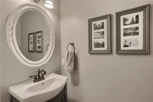 814 Graywyck Dr gallery image 25