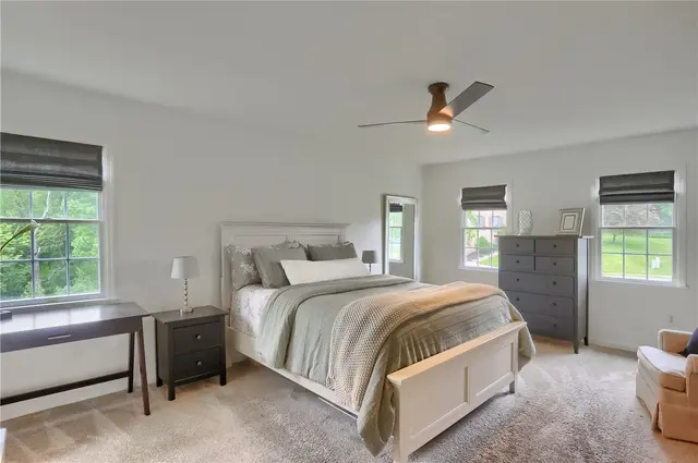 814 Graywyck Dr gallery image 26