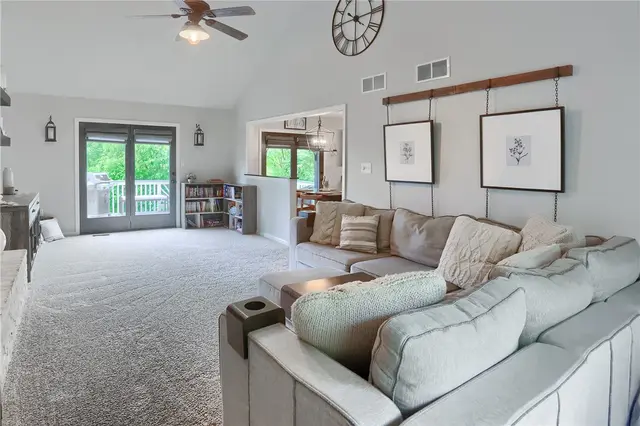 814 Graywyck Dr gallery image 30