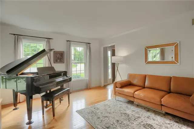 814 Graywyck Dr gallery image 34