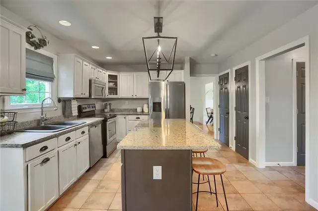 814 Graywyck Dr gallery image 40
