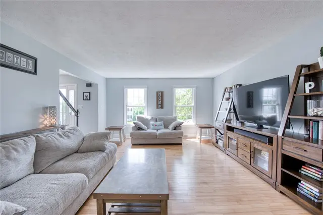 815 Graywyck Dr gallery image 7