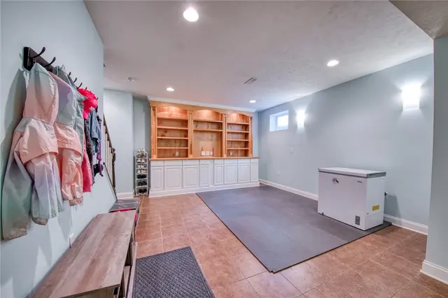 815 Graywyck Dr gallery image 9