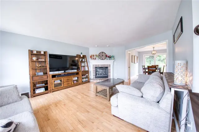 815 Graywyck Dr gallery image 10