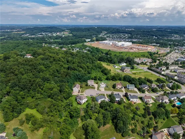815 Graywyck Dr gallery image 15