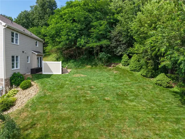 815 Graywyck Dr gallery image 26