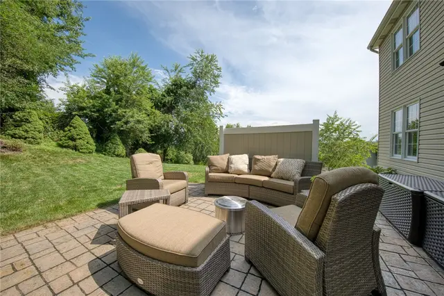 815 Graywyck Dr gallery image 27