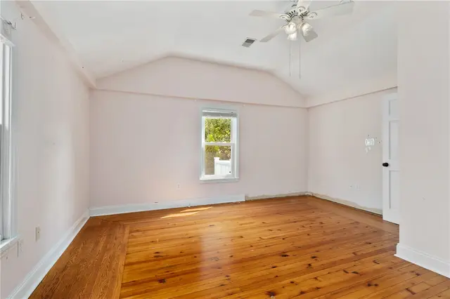 816 Thorn Street gallery image 14
