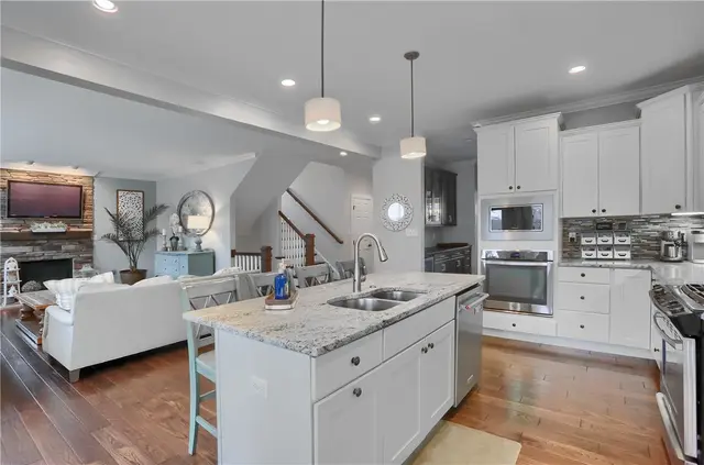 816 Westminster Ln gallery image 5