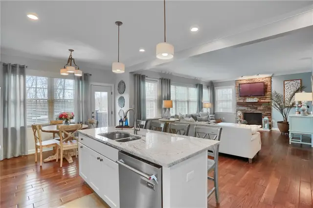 816 Westminster Ln gallery image 6