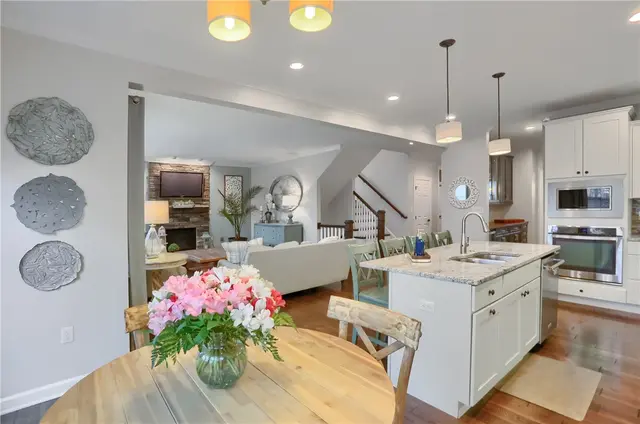 816 Westminster Ln gallery image 8