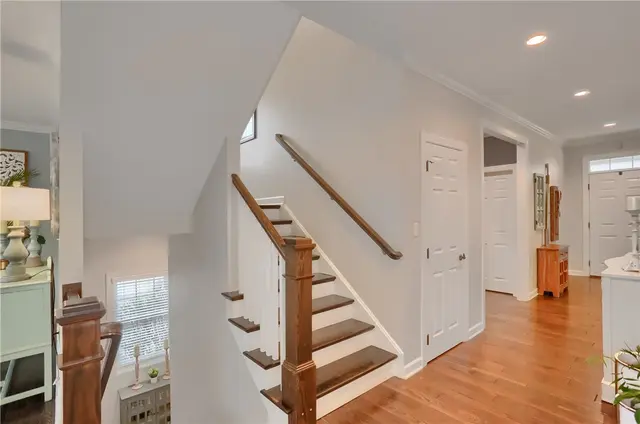 816 Westminster Ln gallery image 30