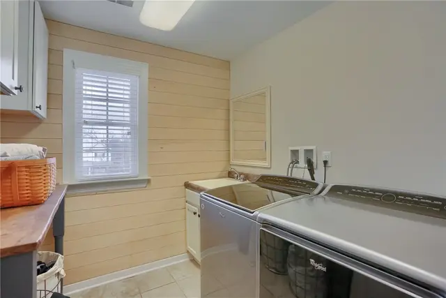 816 Westminster Ln gallery image 39