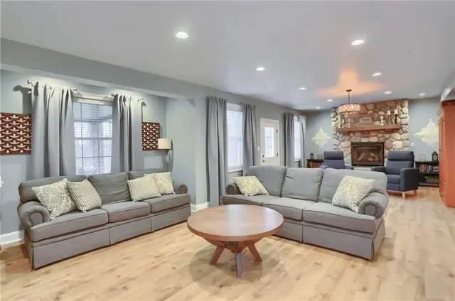 816 Westminster Ln gallery image 44