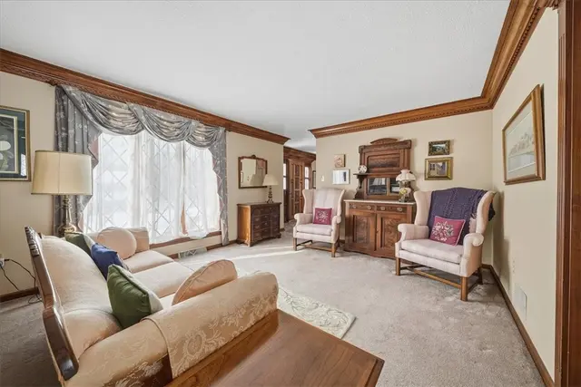 8186 Streamside Dr gallery image 2
