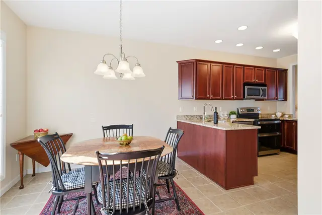 819 Strasburg Drive gallery image 6