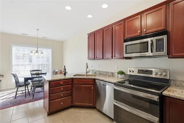 819 Strasburg Drive gallery image 8