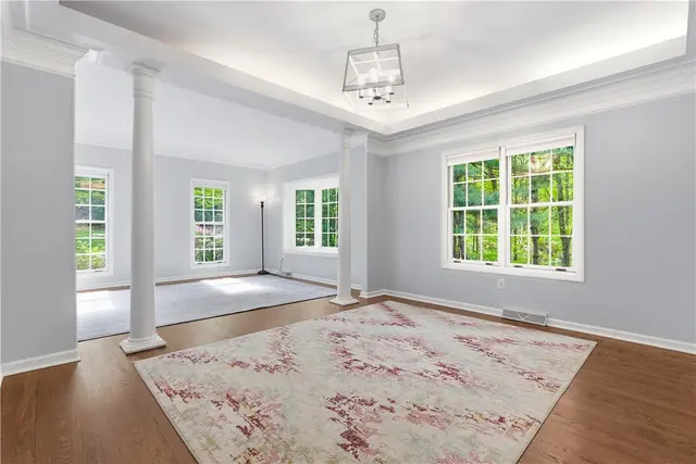 821 Arbordale Lane gallery image 13
