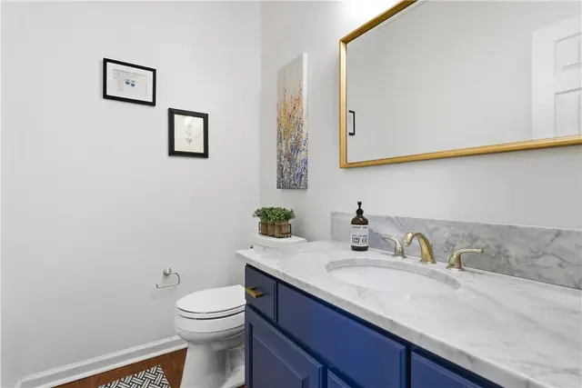 821 Arbordale Lane gallery image 14