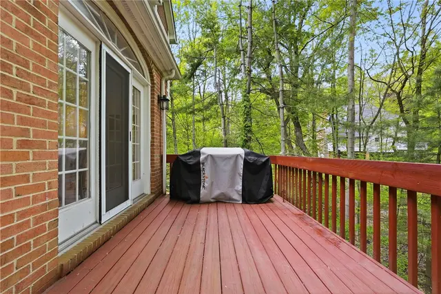 821 Arbordale Lane gallery image 15