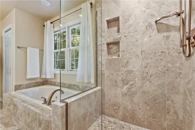 821 Arbordale Lane gallery image 16