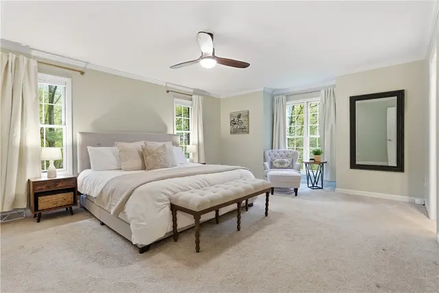 821 Arbordale Lane gallery image 18