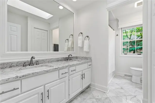 821 Arbordale Lane gallery image 21