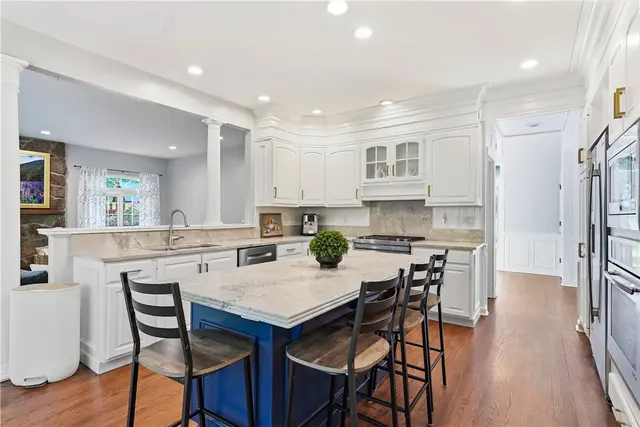 821 Arbordale Lane gallery image 22