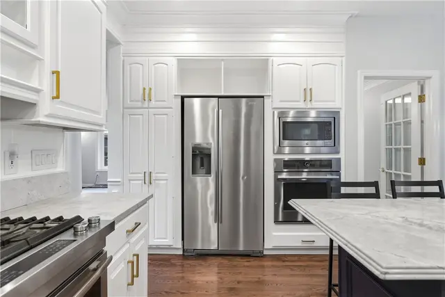 821 Arbordale Lane gallery image 24