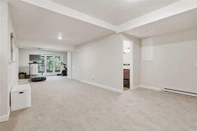 821 Arbordale Lane gallery image 33