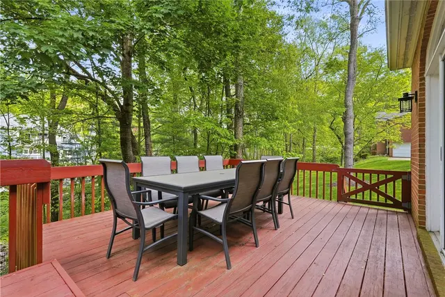 821 Arbordale Lane gallery image 35