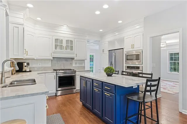 821 Arbordale Lane gallery image 41